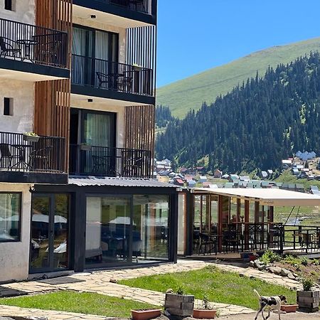 The Pioneers Hotel Bakhmaro Bagian luar foto